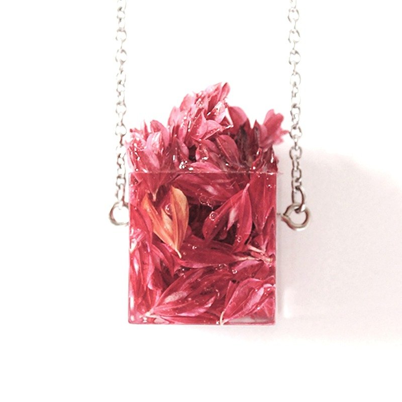 - Miss Flower Freak - cube necklace of dried flowers - red Best Canary - "Out of The Box" three-dimensional series - Necklaces - Plants & Flowers Red
