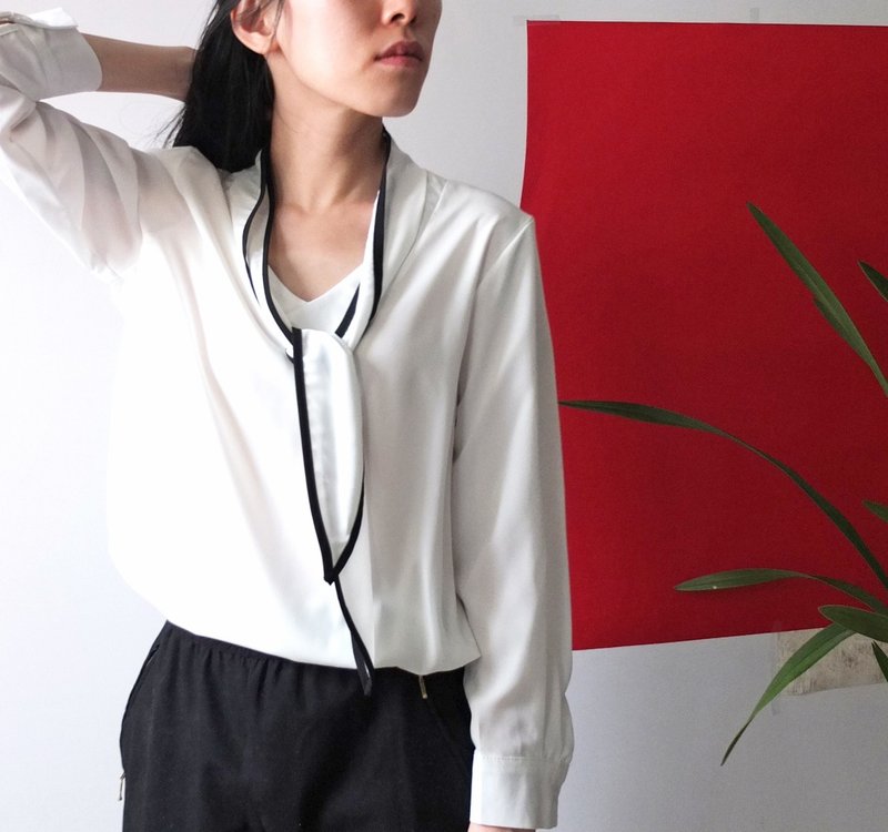 法式黑白領結式襯衫 - 女襯衫 - 其他材質 