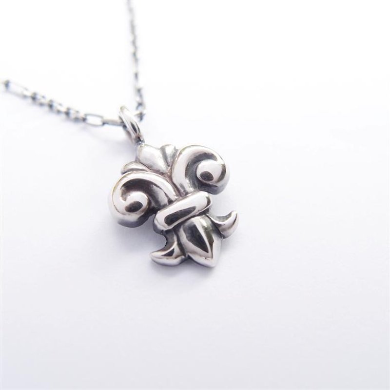 Holy Lily---925 Silver Necklace - Necklaces - Other Metals 
