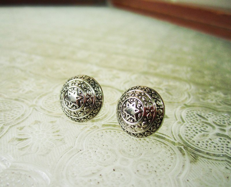 〆 Silver pin earrings _ Star of Bethlehem