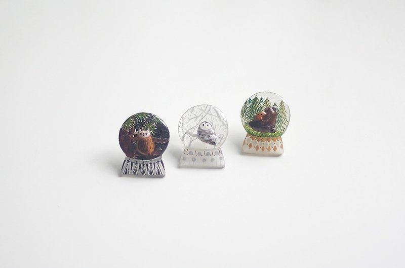 [Horned forest] ball gazing small-time Mini Snow King Brooch - Brooches - Other Materials 