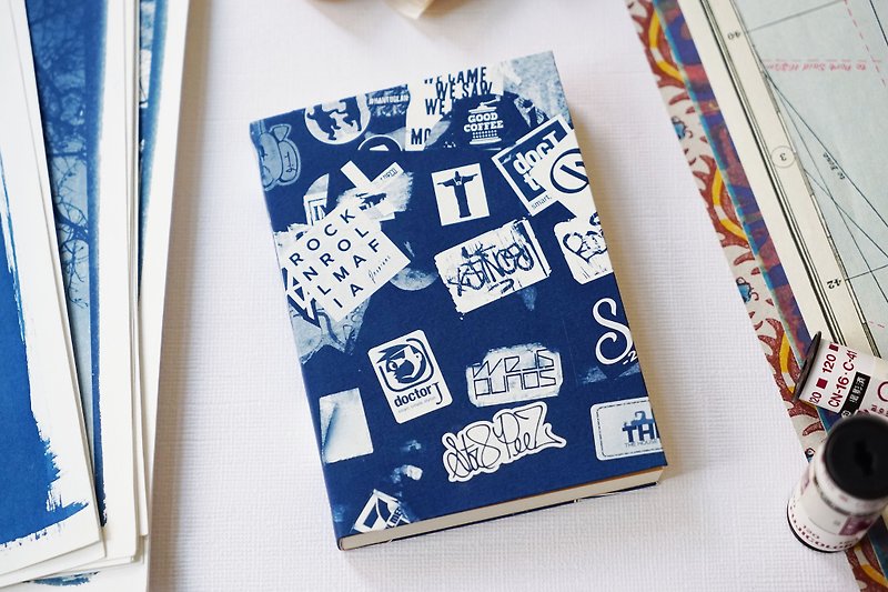 Handmade Blue Sun Notebook-Street - สมุดบันทึก/สมุดปฏิทิน - กระดาษ สีน้ำเงิน