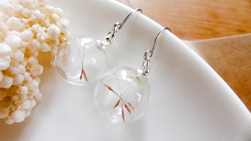 Glass earrings silver Dandelion [] -XIAO ◆ Favorite Season Series Special Valentine's Day gift handmade glass - ต่างหู - แก้ว ขาว