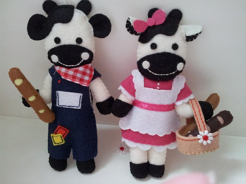 【Cute Country Cow Charm / Key Ring / Pin】 - Stuffed Dolls & Figurines - Other Materials 