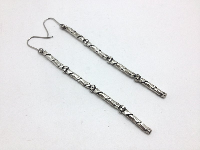 Isidora No. 10 · Sterling Silver Long Earrings (Double) | Isidora - ต่างหู - โลหะ สีเทา