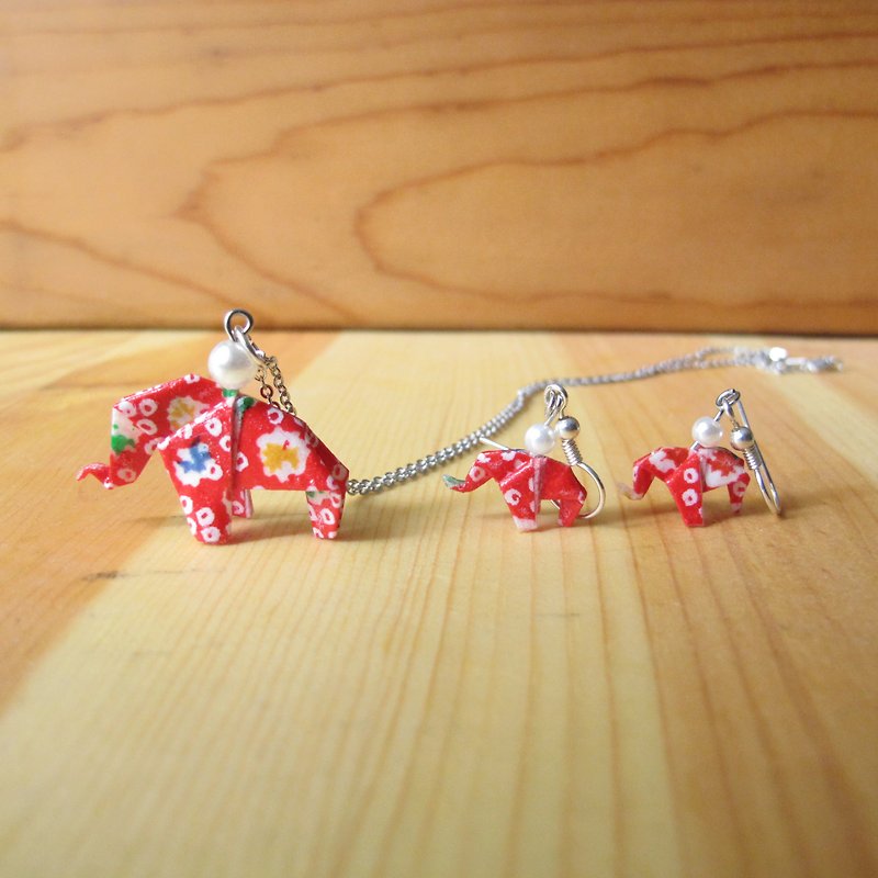 Origami Little Elephant Earrings or Ear clips - สร้อยติดคอ - กระดาษ หลากหลายสี