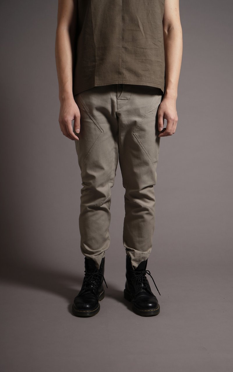 Front file arc cut buttoned military green - Men's Pants - Other Materials Brown
