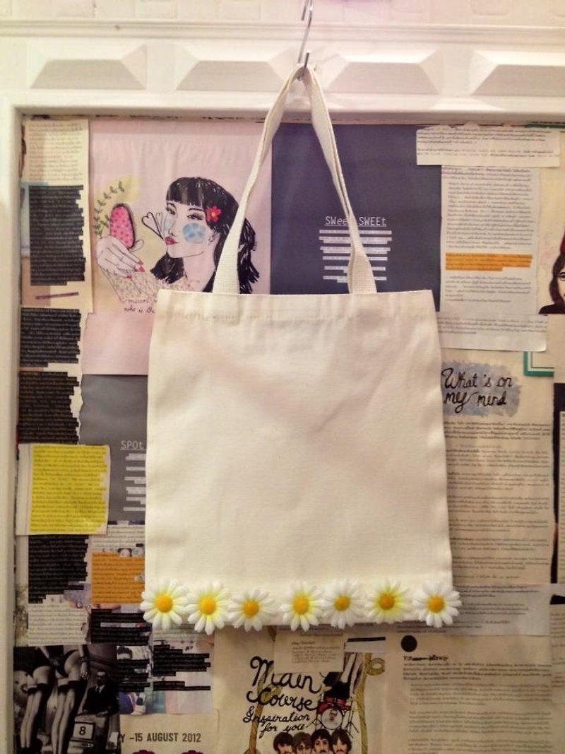 立體小雛菊手提袋 - Handbags & Totes - Other Materials White