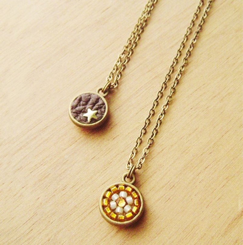 璀璨 坠 2Way Short Necklace (6 colors) Collage Leather Star - Necklaces - Glass Orange