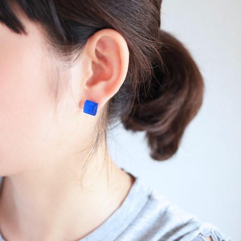 單顆耳針耳環 tino 'SS'［藍色］ - 耳環/耳夾 - 玻璃 藍色