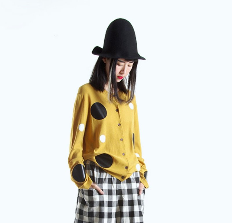 黑白點點休閒絲毛黃罩衫 - imakokoni - 女毛衣/針織衫 - 其他材質 金色