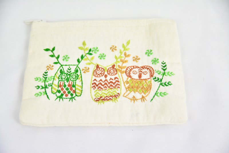 刺繡零錢包/面紙包＿貓頭鷹 白＿公平貿易 - ที่รองแก้ว - วัสดุอื่นๆ ขาว