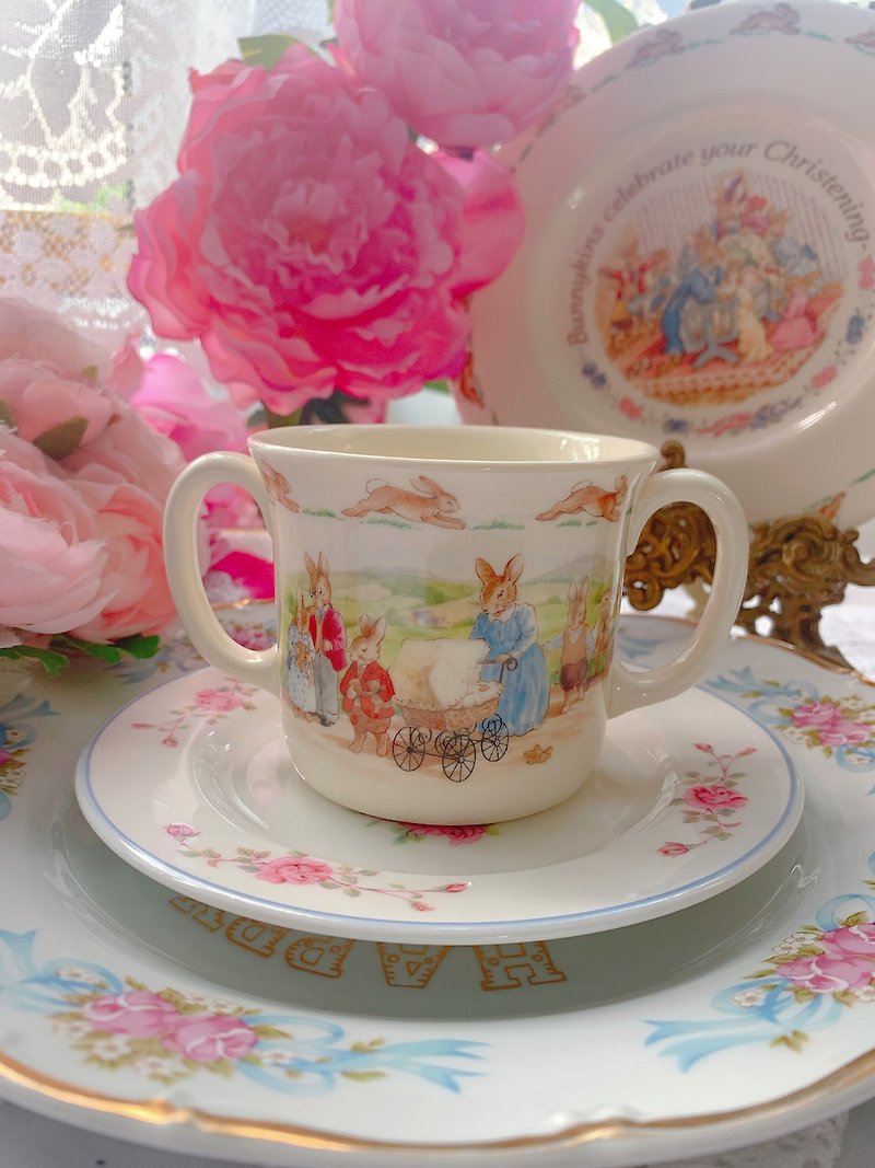 British Royal Doulton Bone China Double Handle Mug Children's Cup Gift Inventory Complete - Mugs - Porcelain Multicolor