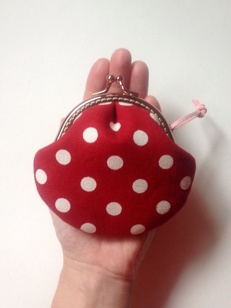 highcha exclusive *hm2. Strawberry red and white. Shell mouth gold bag - Coin Purses - Cotton & Hemp Red