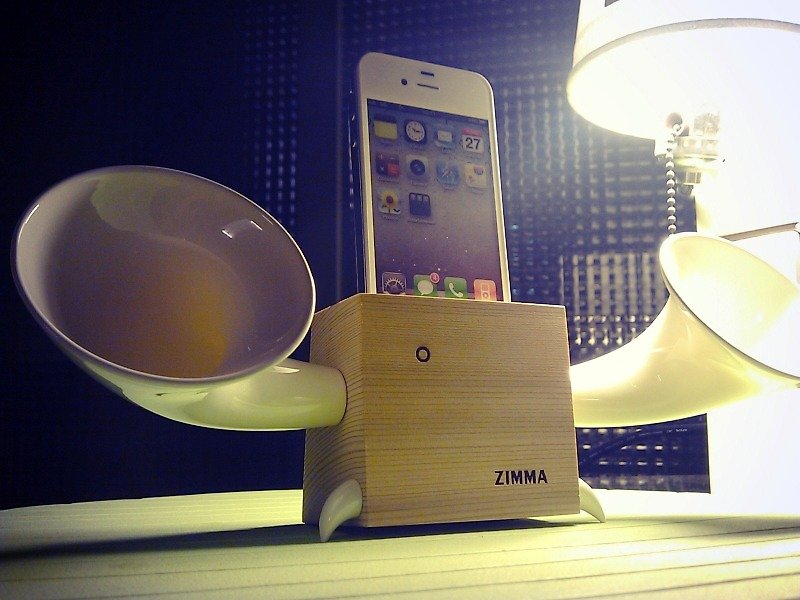 適合iPhone 5c / 5s / 5 / 4s / 4 與 iPod Touch  等機型使用-全球限量版60台 !!ZIMMA-立體雙聲道 擴音器 檜木(會場版)+珍珠白 - 其他 - 木頭 卡其色
