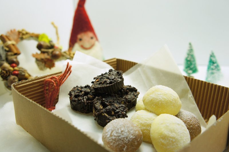 Limited ★ ★ Christmas gift: Snowball vs chocolate - เค้กและของหวาน - อาหารสด หลากหลายสี