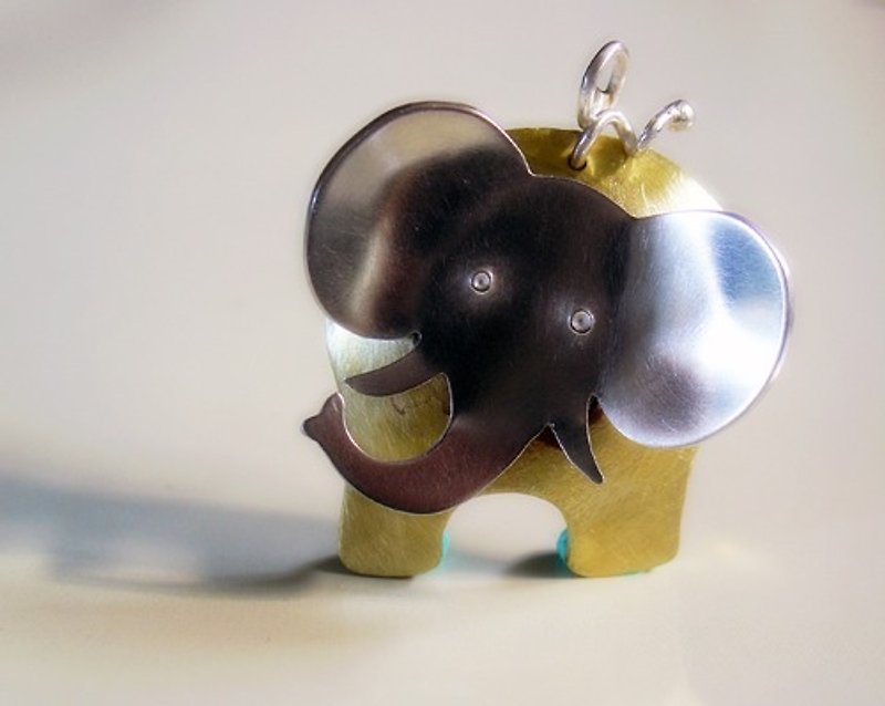 Cute Dobby ~ Handmade cute elephant sterling silver pendant necklace, handmade poetic healing animal pendant - สร้อยคอ - เงินแท้ 