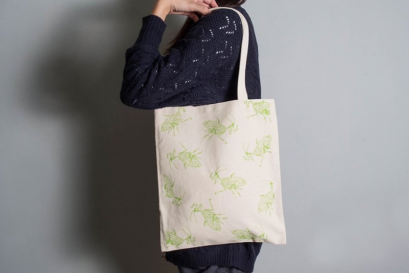 Hand-painted Handprint Embryo Cloth Bag [Mantis] Single-sided/Double-sided portable/shoulder - กระเป๋าแมสเซนเจอร์ - ผ้าฝ้าย/ผ้าลินิน สีเขียว