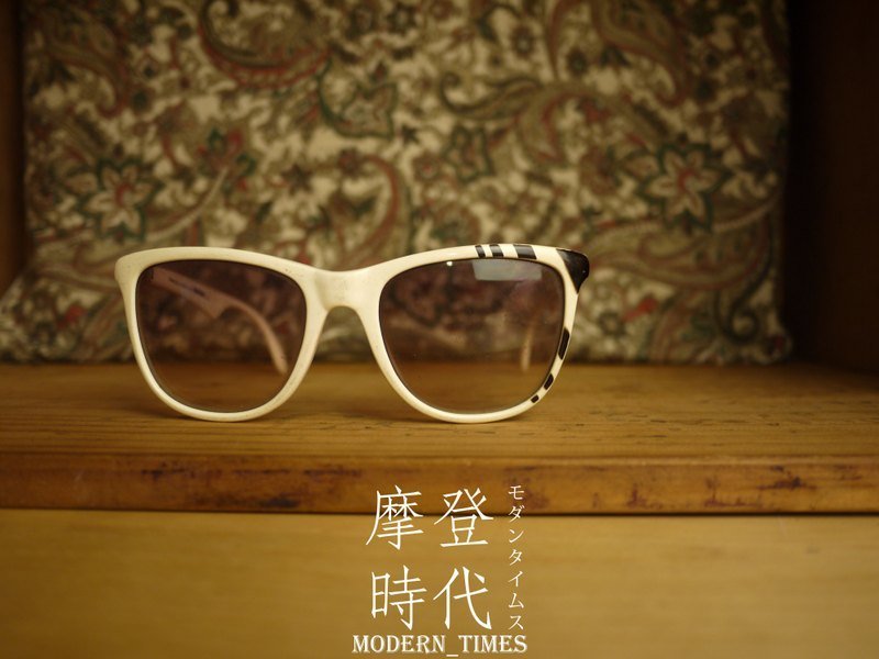 Modern_Times〔Vintage 舊物 專賣〕太空時代 MODYLOOK PARIS 骨董 太陽眼鏡 - 其他 - 其他材質 白色
