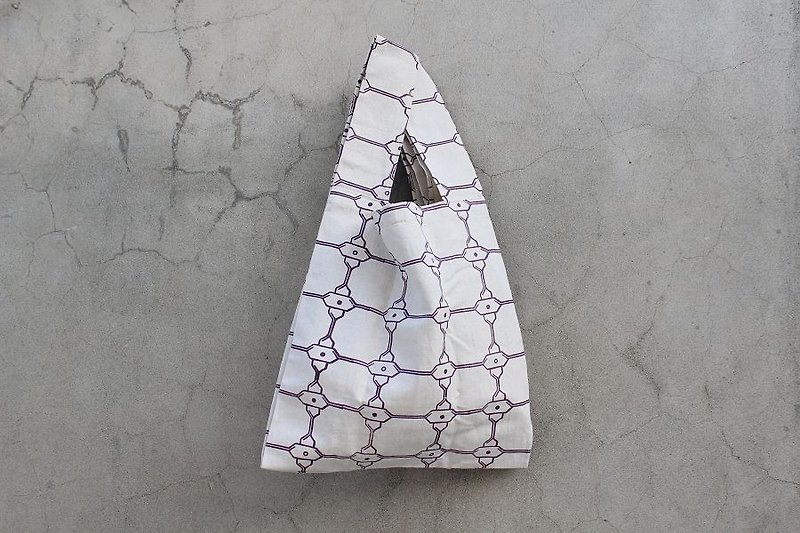 【ZhiZhiRen】厵| Big Belly Bun-Yancheng Iron Window-Purple - Messenger Bags & Sling Bags - Other Materials Purple