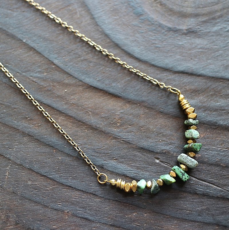 Muse natural wind series NO.107 brass gravel green turquoise necklace Africa - สร้อยคอ - วัสดุอื่นๆ สีเขียว