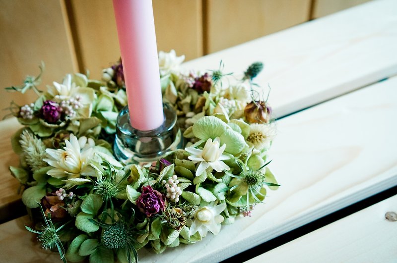 Mini candlestick wreath - จัดดอกไม้/ต้นไม้ - พืช/ดอกไม้ ขาว