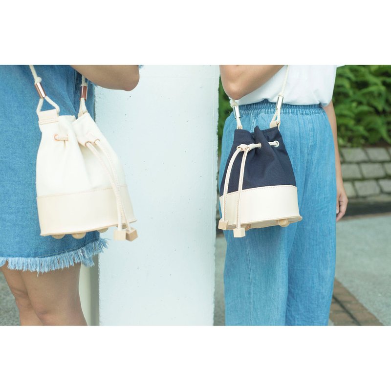 Dark blue leather leather large cylindrical bag (canvas version) - กระเป๋าแมสเซนเจอร์ - วัสดุอื่นๆ สีน้ำเงิน