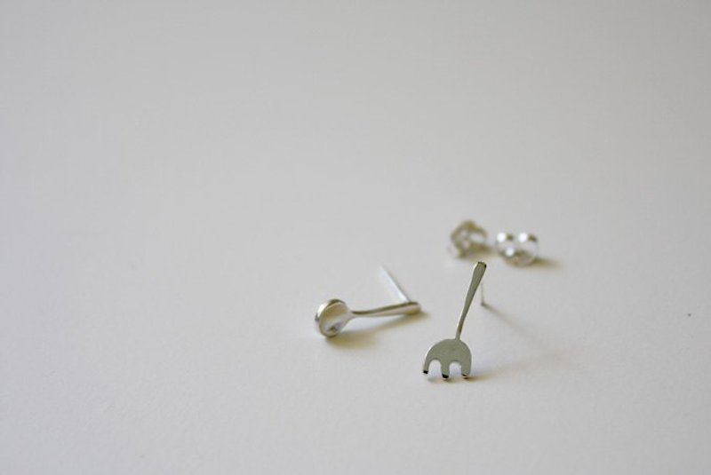 迷你餐具系列純銀耳環 - Earrings & Clip-ons - Other Metals Gray