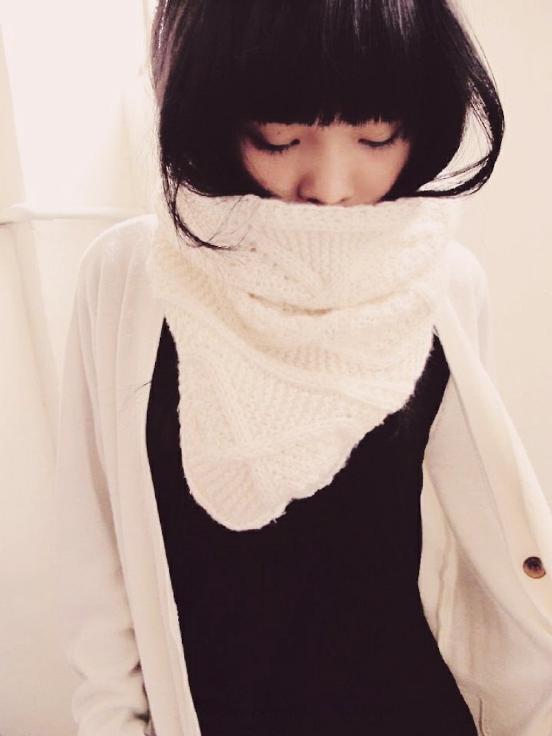Lan wool collar (white) - Knit Scarves & Wraps - Other Materials White