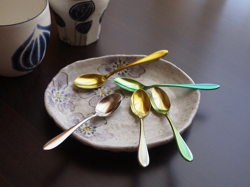 チタンラブライフ食器 - 日本製純チタン - クラシックシリーズコーヒースプーンカラフルな5枚 - カトラリー - 金属 