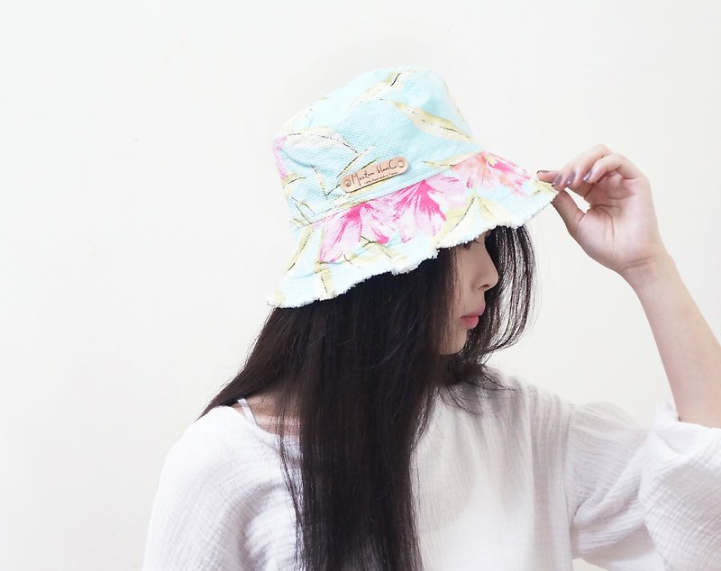 Fickle sided hat | clear lake summer sun flower - หมวก - วัสดุอื่นๆ สีน้ำเงิน