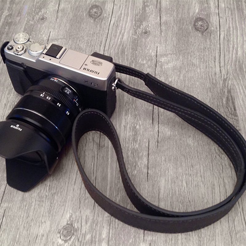 Handmade vegetable tanned leather camera strap - Cameras - Genuine Leather Black
