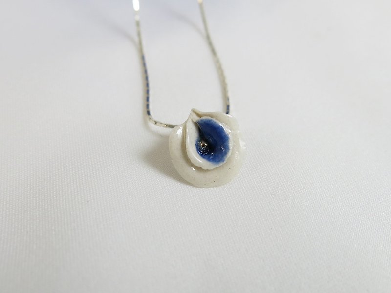 La môme blue and white porcelain necklace (blue) / blue and white porcelain jewelry - Necklaces - Porcelain Blue