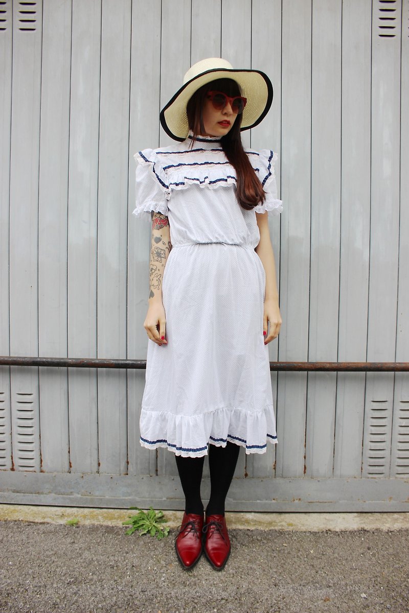 F959(Vintage)白色底藍色點點蕾絲領口短袖古著洋裝(婚禮/野餐/派對) - 連身裙 - 其他材質 白色