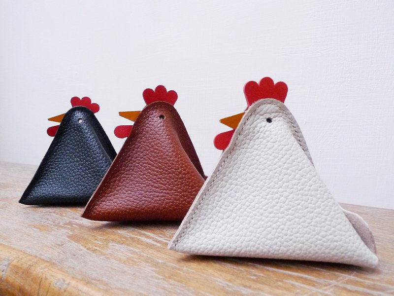 Handmade leather small cock three-dimensional triangle coin purse (beige/black/coffee) - Coin Purses - Genuine Leather White