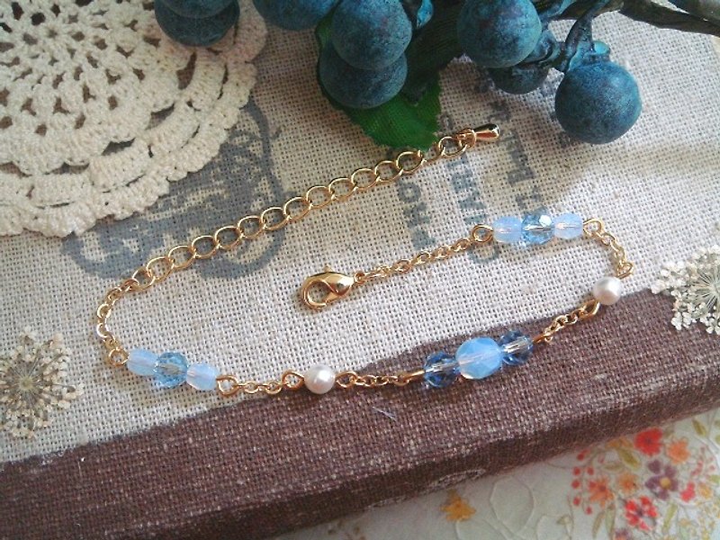 Garohands Swarovski Light Pen Blue Crystal Czech Bead Pearl Hand Bracelet B210 Gift - สร้อยข้อมือ - วัสดุอื่นๆ สีน้ำเงิน