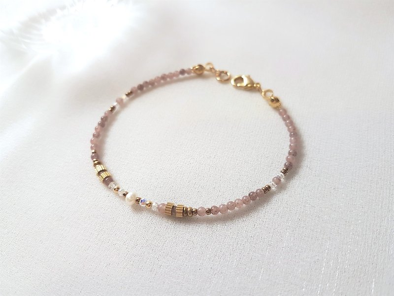 Halo ‧ Stone Bronze Pearl Crystal Beaded Bracelet - Bracelets - Semi-Precious Stones Pink