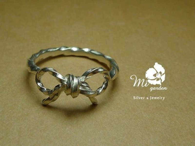 Silver Little Butterfly Ring ~ acceptance made! - แหวนทั่วไป - โลหะ สีเทา