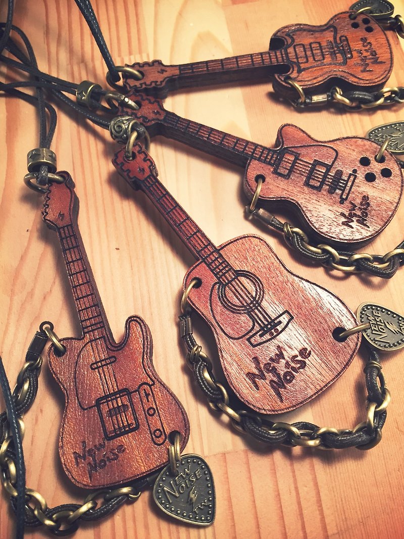 NEW NOISE - GUITAR WOOD NECKLACE - Necklaces - Wood Brown