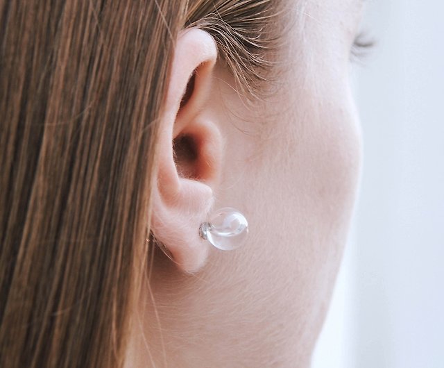 小さな水滴の 耳飾り ピアス ガラスジュエリー - ショップ 水の 宝石 ...