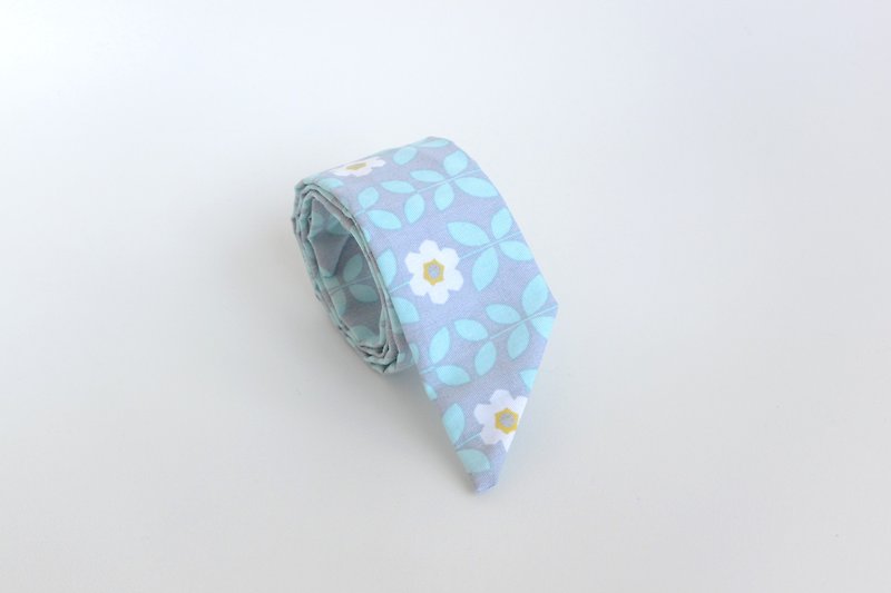 Hair band-white flower blue - Hair Accessories - Other Materials Blue