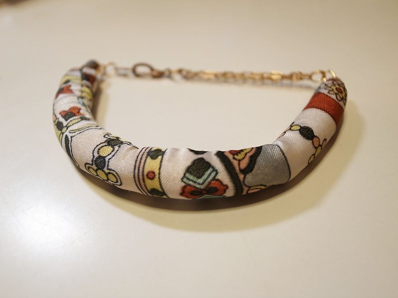 Abu Dhabi Bracelet - สร้อยข้อมือ - วัสดุอื่นๆ หลากหลายสี