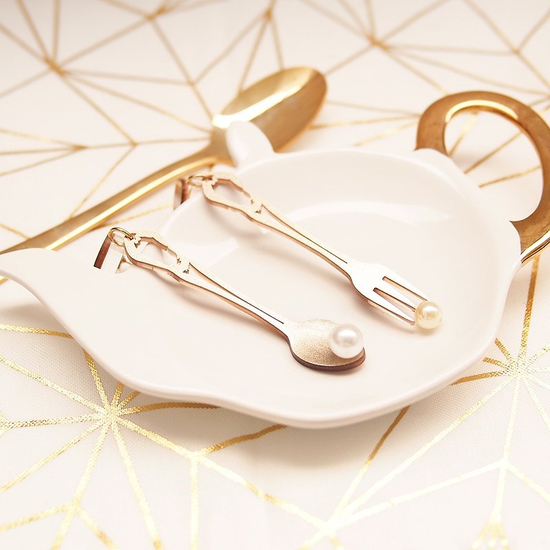 叉子匙𡙡吊耳環 - 耳環/耳夾 - 壓克力 金色