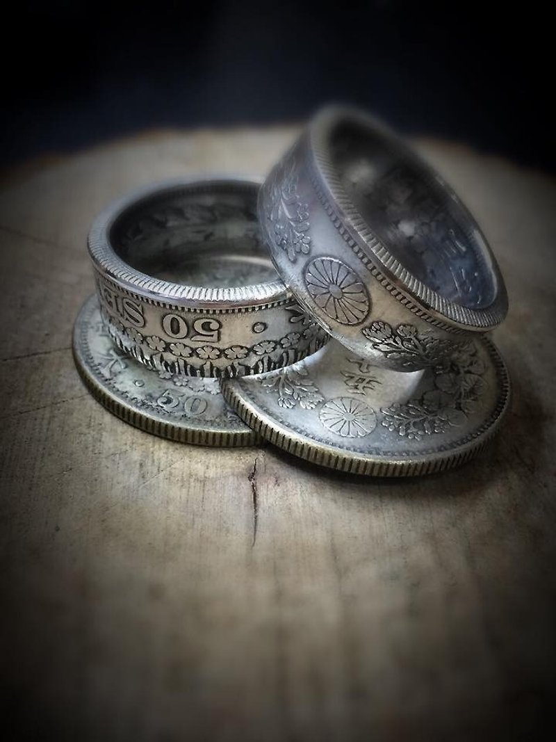 Japan fiftydollar silver coin ring hand made production hippie Harley heavy  - แหวนทั่วไป - โลหะ สีเงิน
