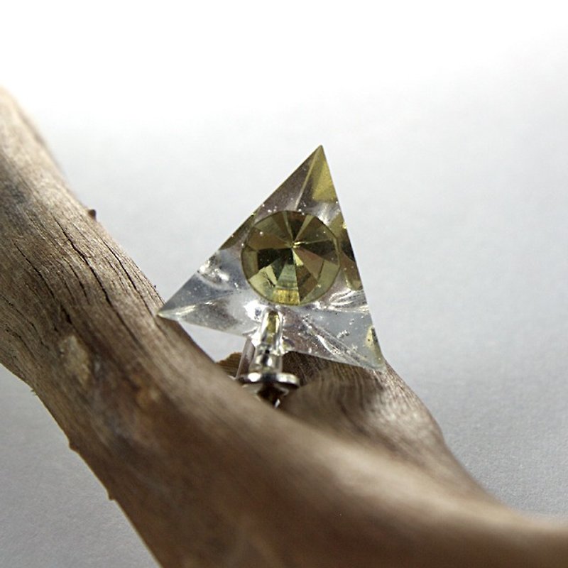 Triangle earrings (Bijou yellow) - ต่างหู - วัสดุอื่นๆ หลากหลายสี