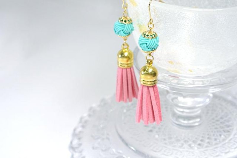 Mizuhiki and pink tassel earrings mint green - Earrings & Clip-ons - Other Metals Pink