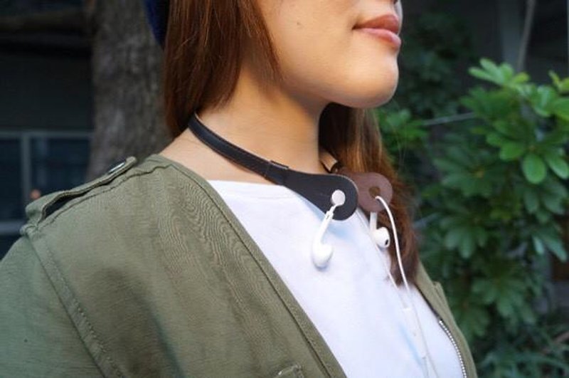Earphone neck holder "iHooc" -Choco- - Headphones & Earbuds - Genuine Leather Brown