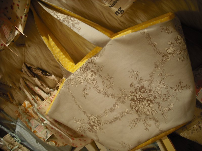 Warm hand-made French pattern Tote - กระเป๋าแมสเซนเจอร์ - วัสดุอื่นๆ 
