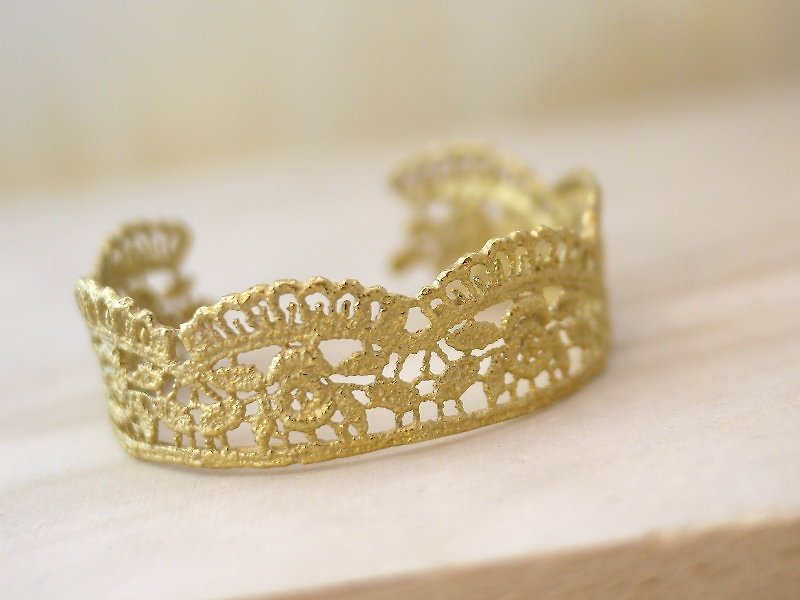 [Kim * Charlene ‧] Little Rose lace bracelet jewelry brass - Bracelets - Other Metals 
