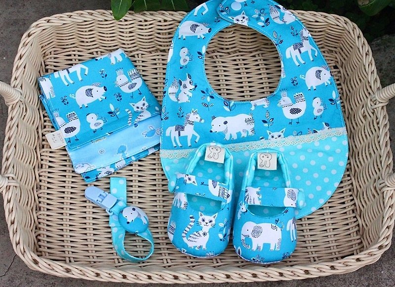 QQ zoo Shoes + pocket + cotton handkerchief + Pacifier chain four groups - Baby Gift Sets - Paper 